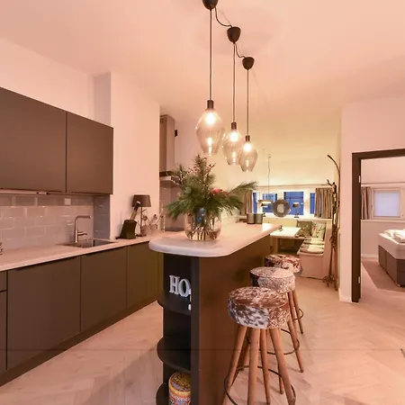 Penthouse Mountain And View, Terrace, Aircondition, Incl Summer Card Apartamento